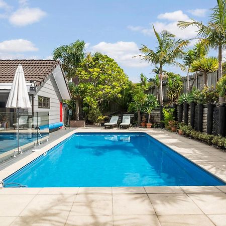 Villa With Pool In Browns Bay Auckland Exterior photo